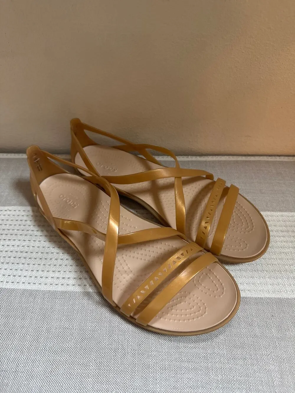 CROCS Isabelle Strappy Sandals in Gold Women's Size 10 Waterproof